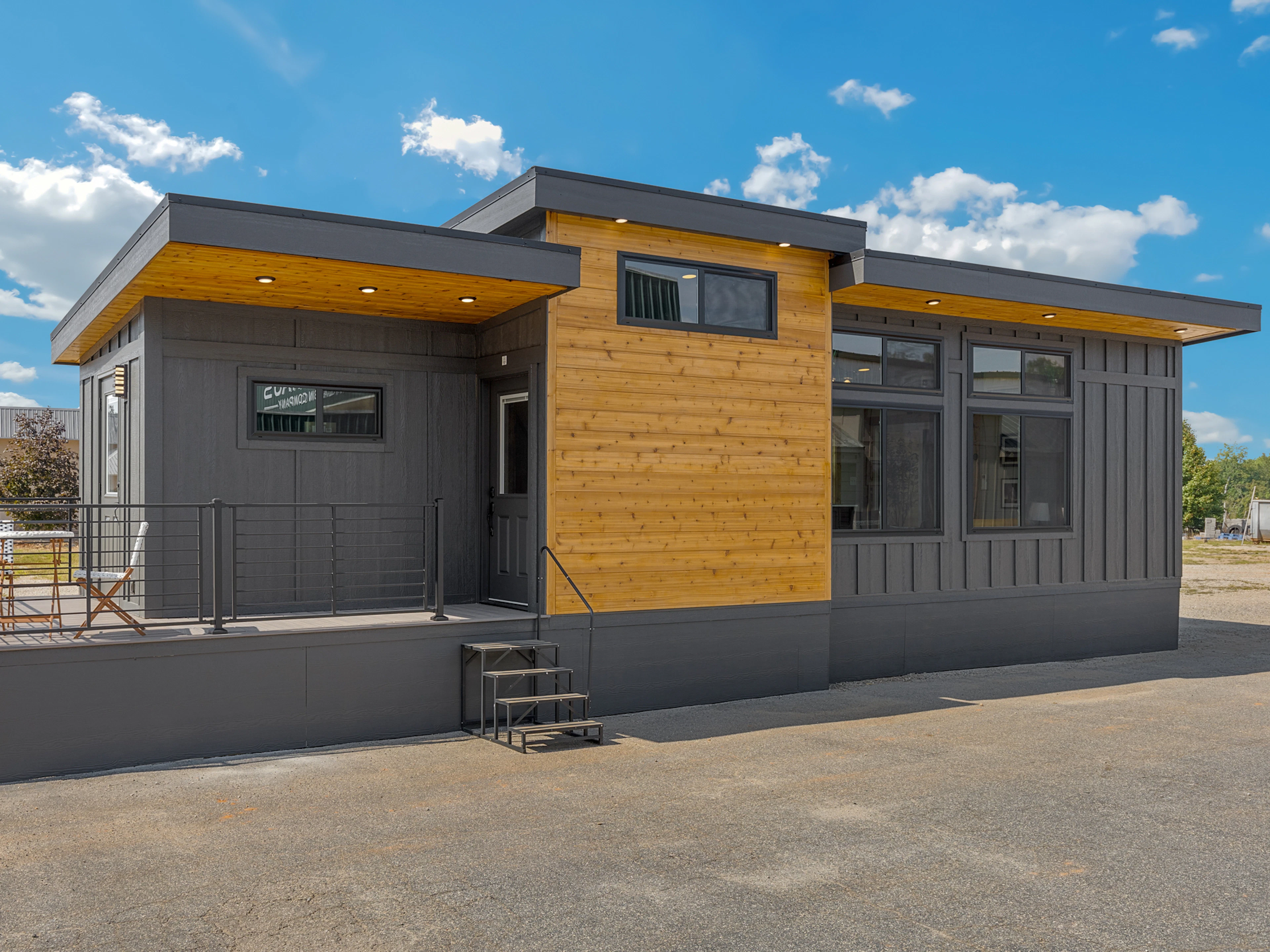 Mesa — Exterior