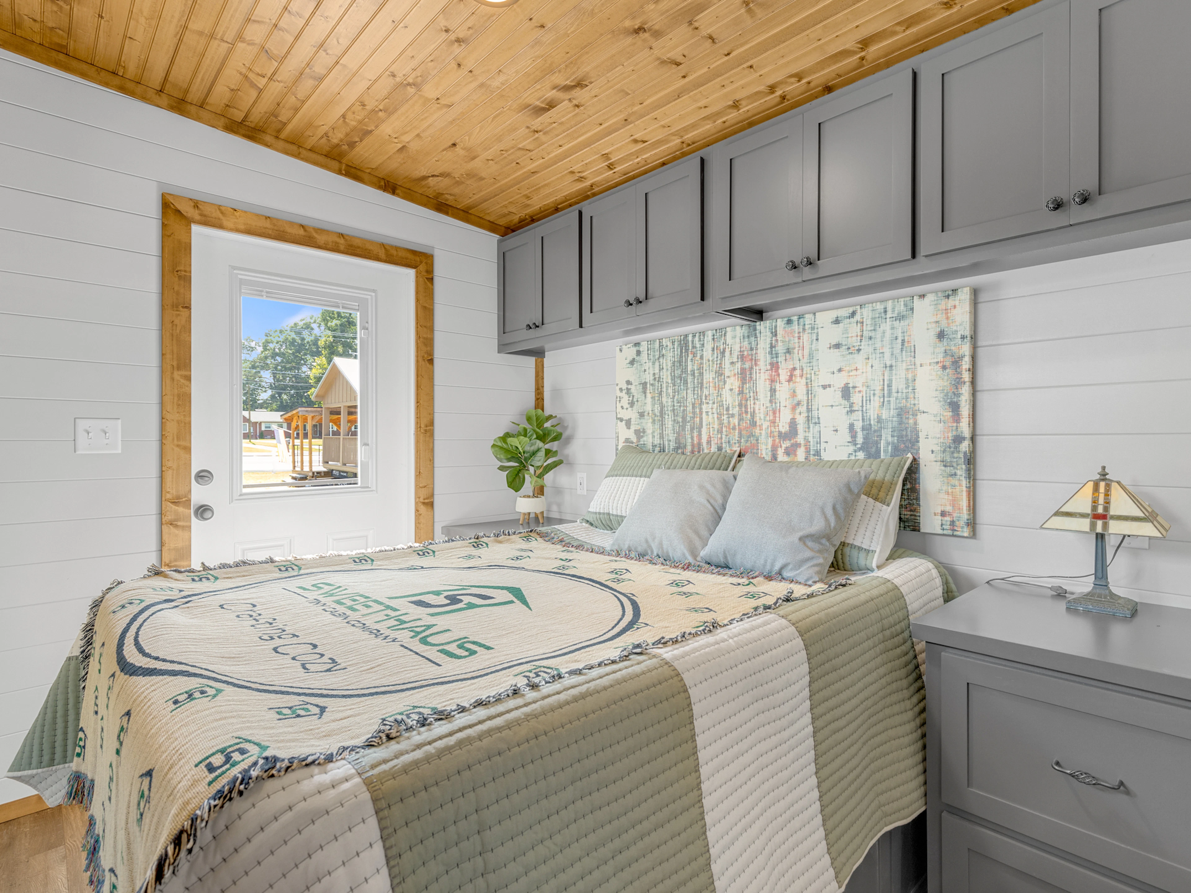 Mesa — Bedroom
