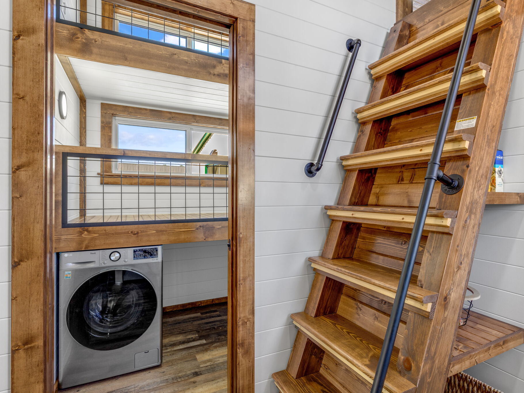 Tinde Laundry Area
