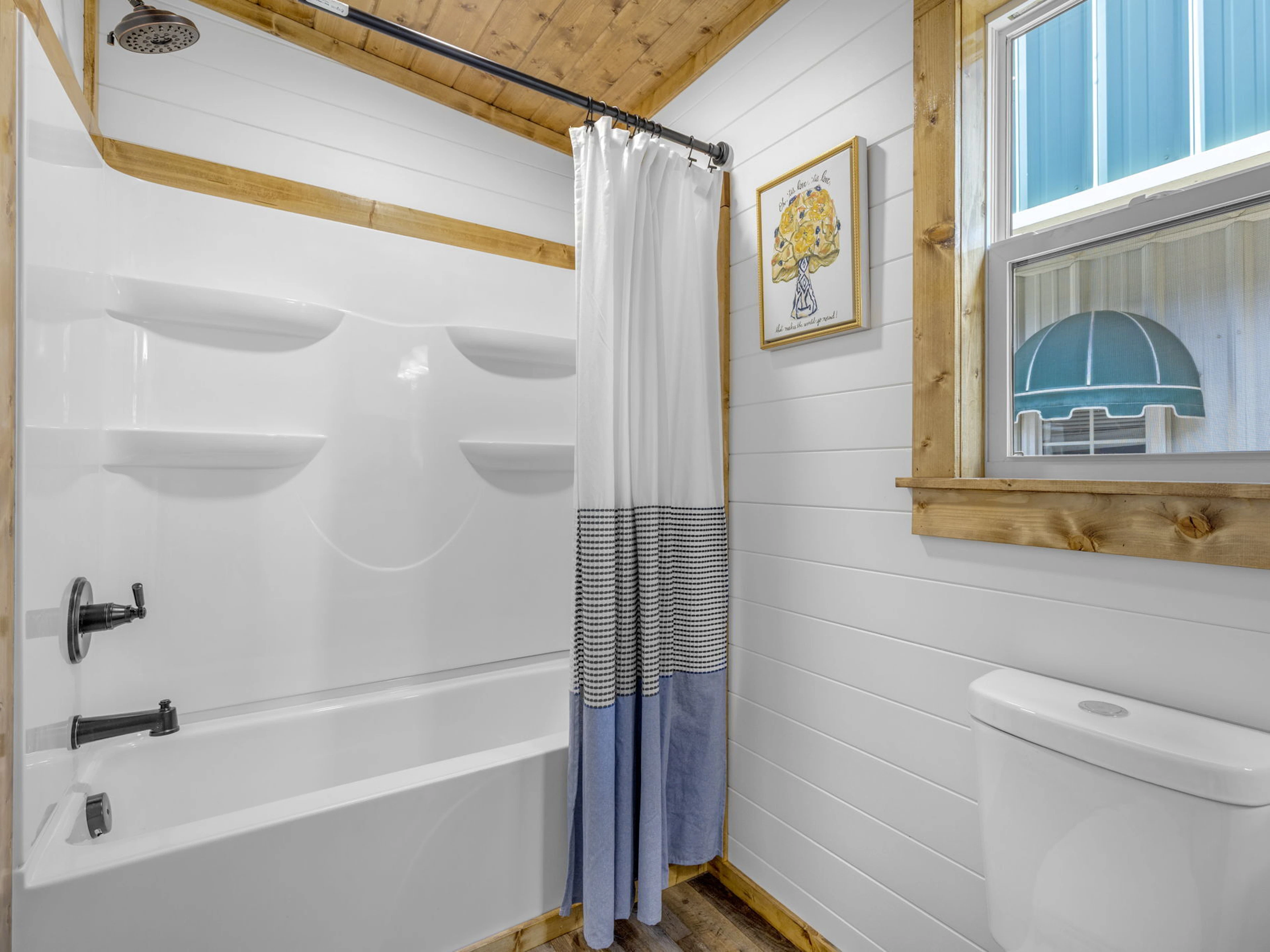 Acadia — Bathroom