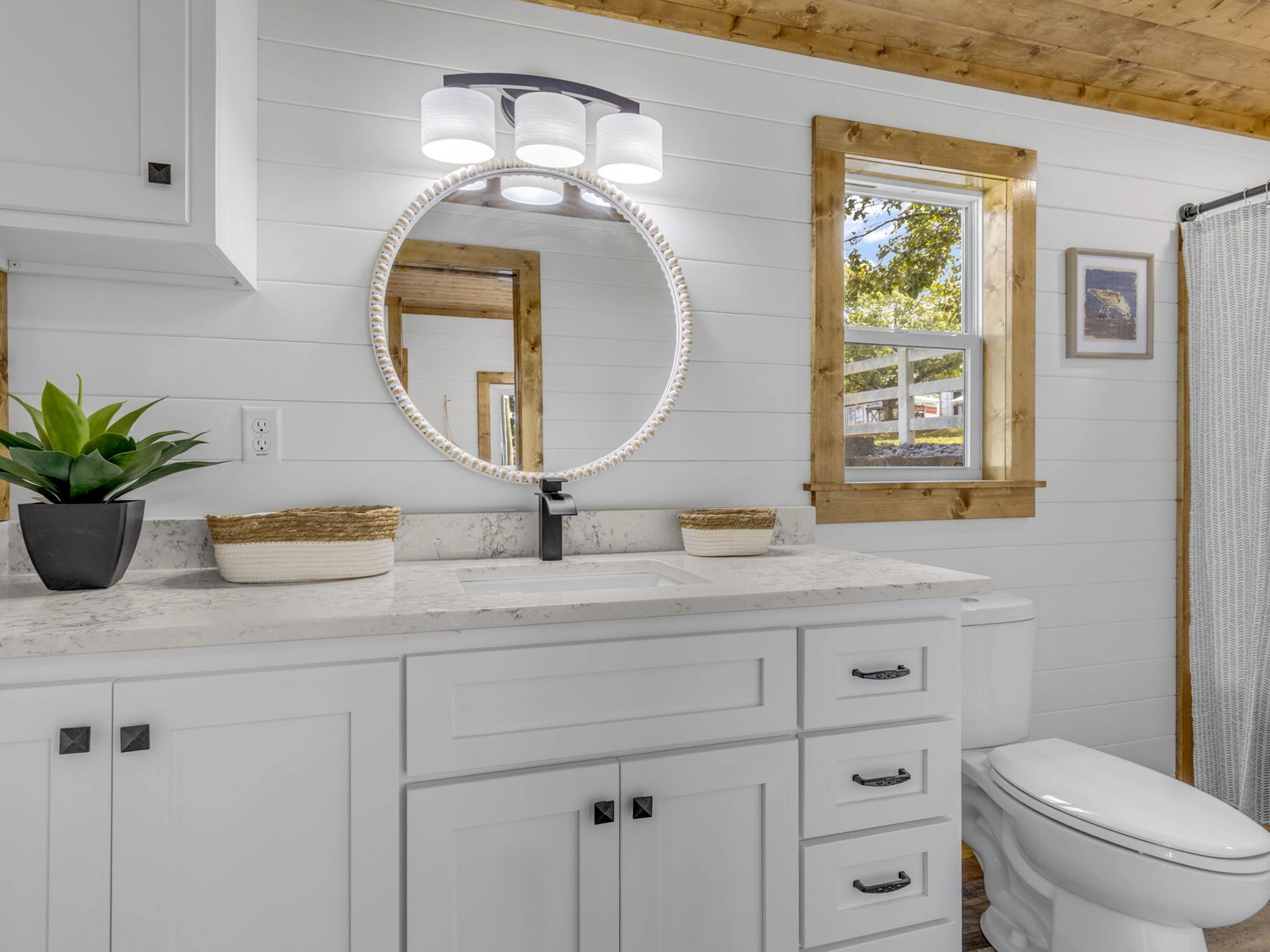 Acadia — Bathroom